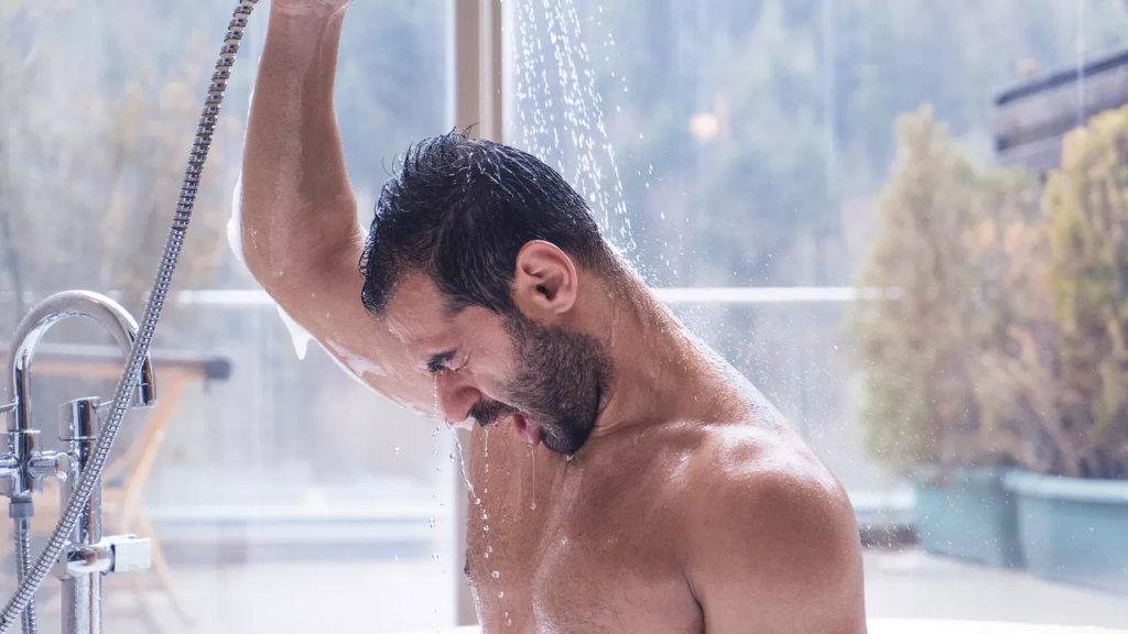tắm nước lạnh có giảm cân không